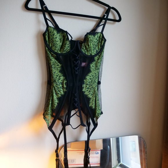 RARE Stunning Agent Provocateur Electra Basque 32d - Perfect for Halloween!